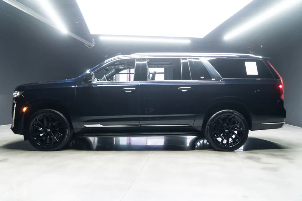 Cadillac Escalade ESV photo 21