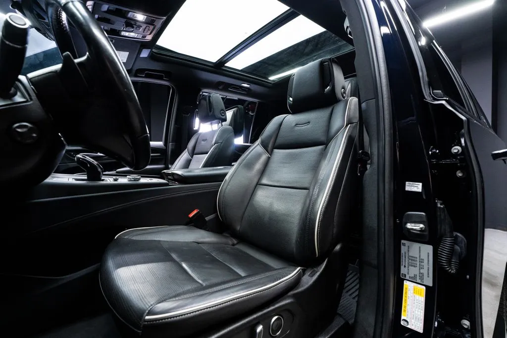 Cadillac Escalade ESV photo 37