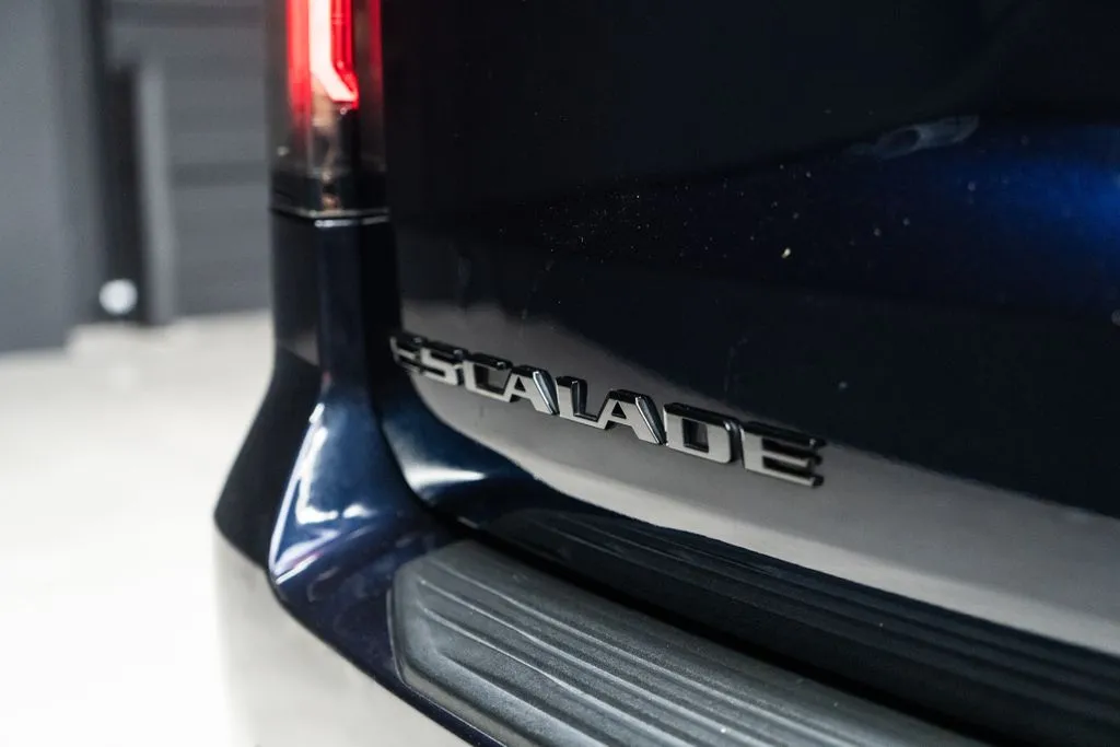 Cadillac Escalade ESV photo 18