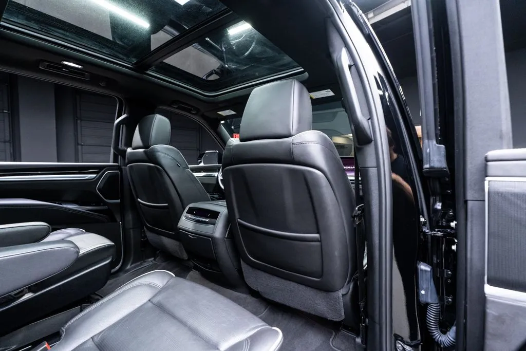 Cadillac Escalade ESV photo 38