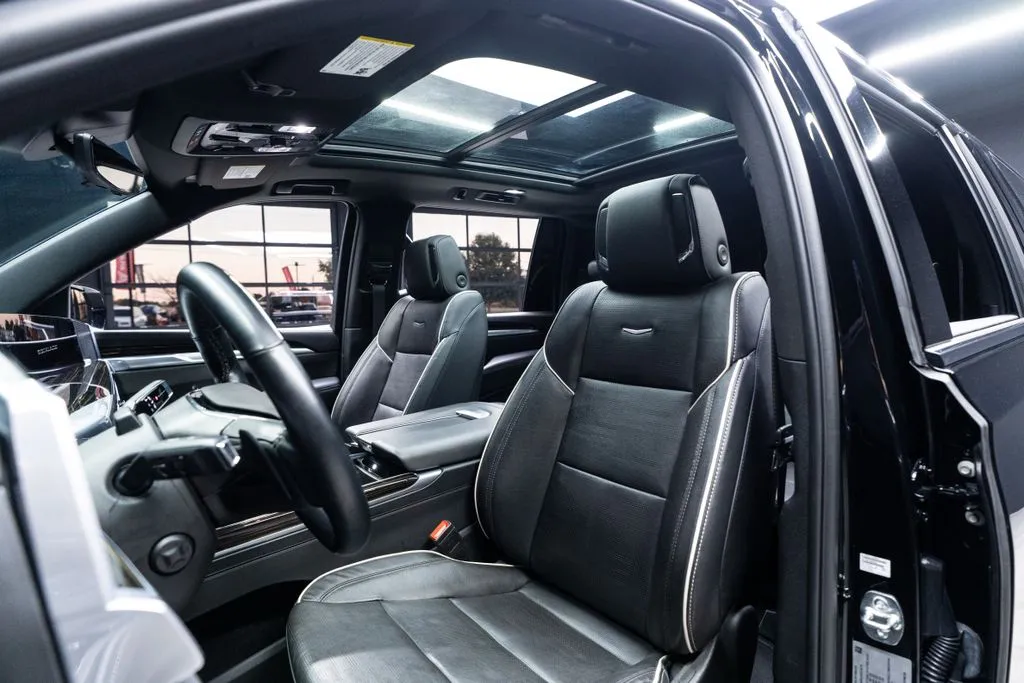 Cadillac Escalade ESV photo 22