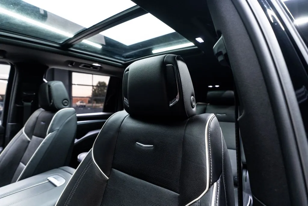 Cadillac Escalade ESV photo 23
