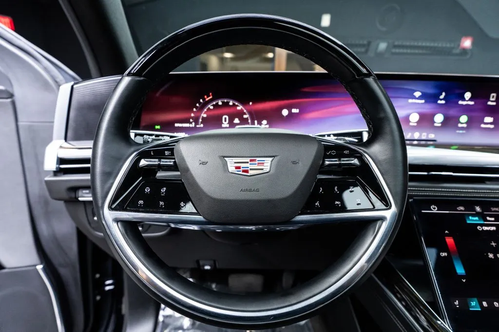 Cadillac Escalade ESV photo 25
