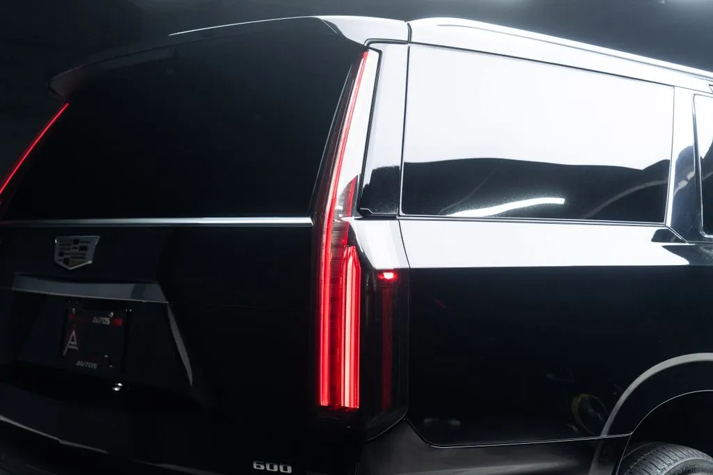 Cadillac Escalade ESV photo 13