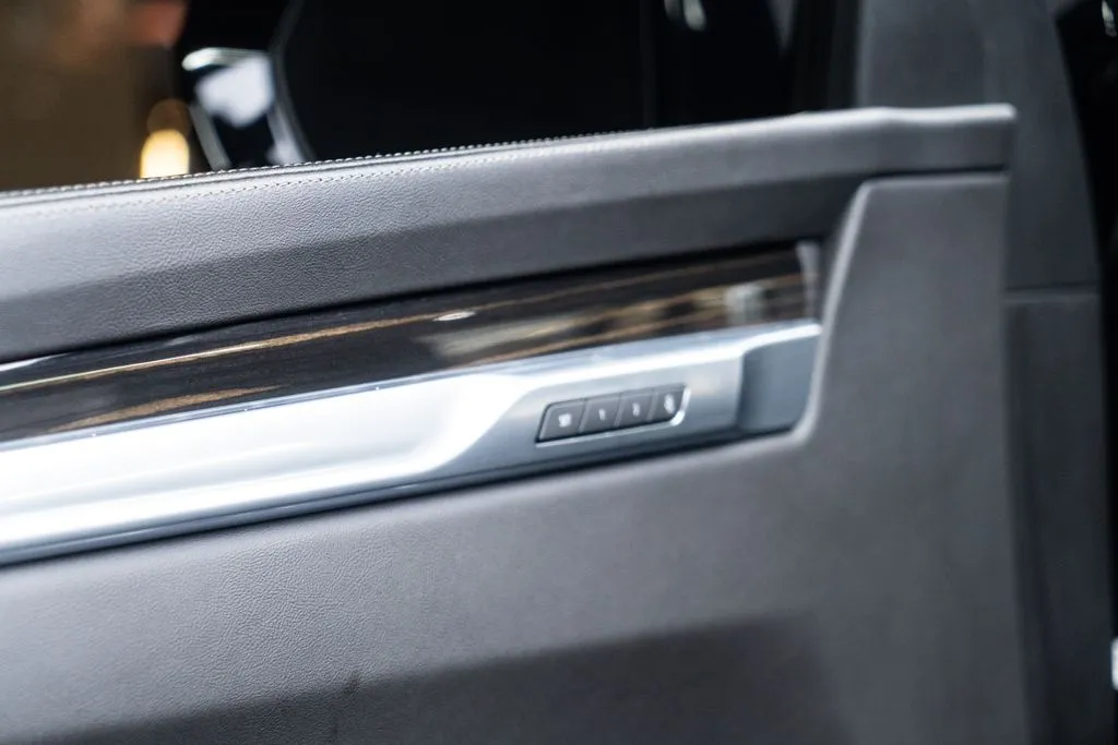 Cadillac Escalade ESV photo 20