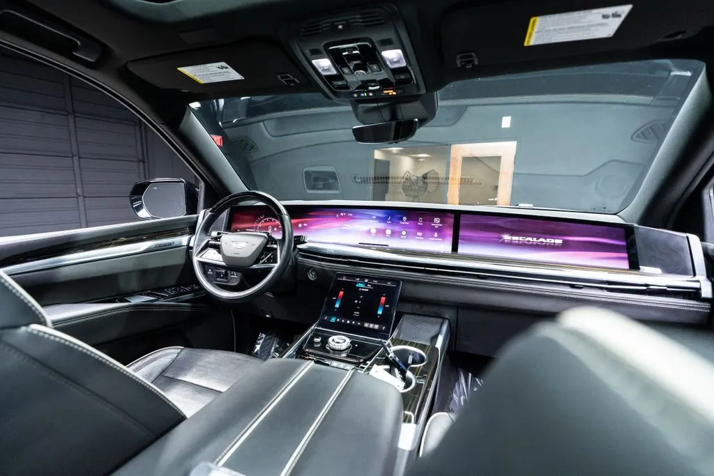 Cadillac Escalade ESV photo 36