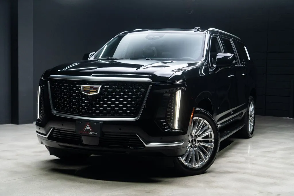 Cadillac Escalade ESV photo 2