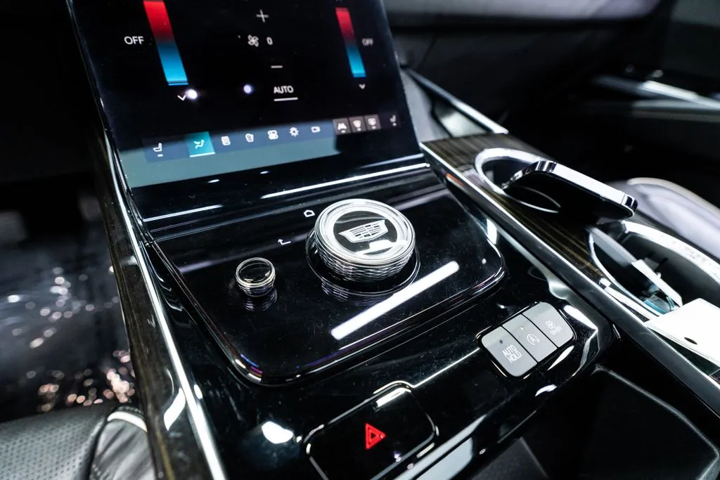 Cadillac Escalade ESV photo 33