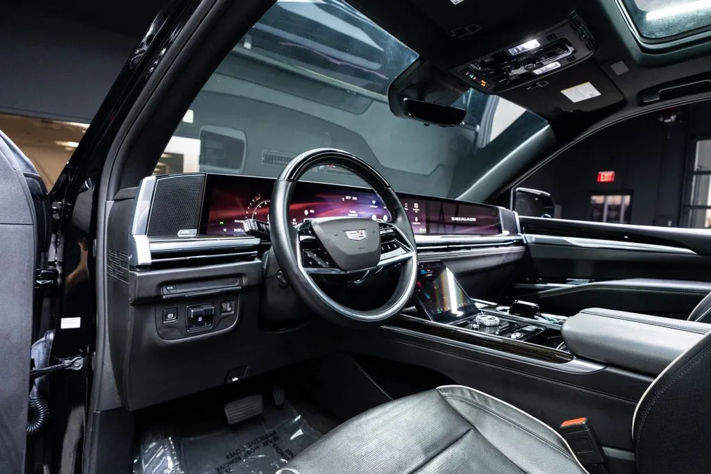 Cadillac Escalade ESV photo 24