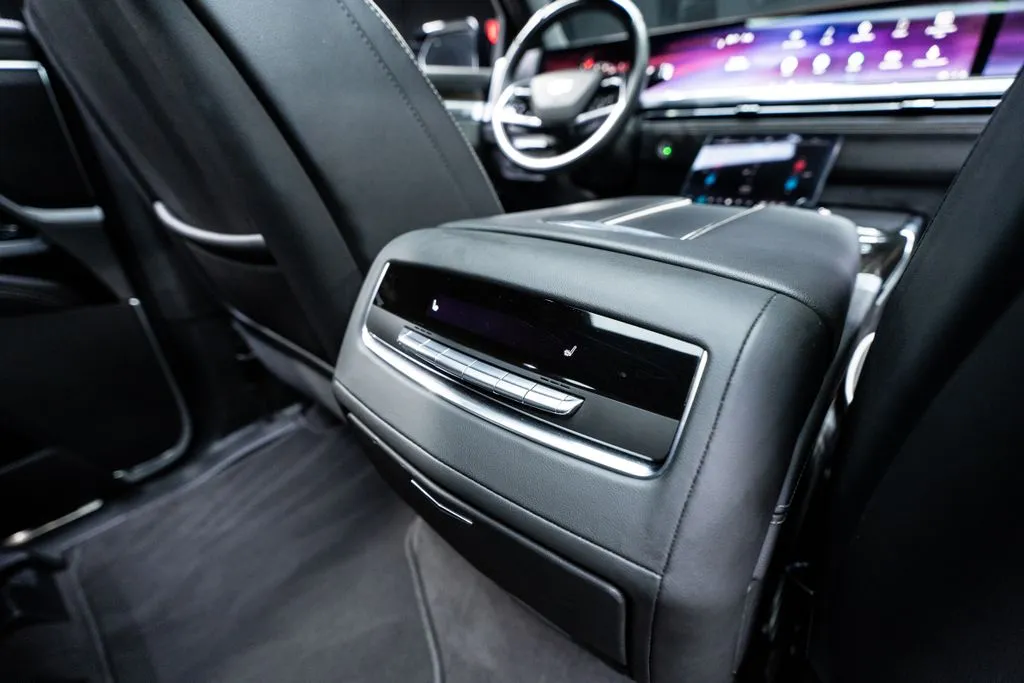 Cadillac Escalade ESV photo 37