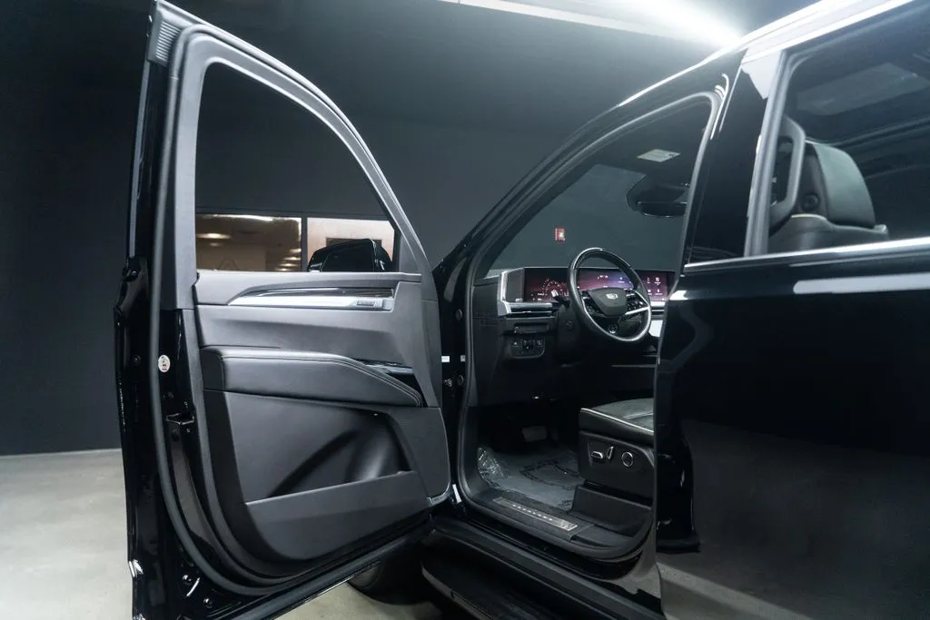 Cadillac Escalade ESV photo 18
