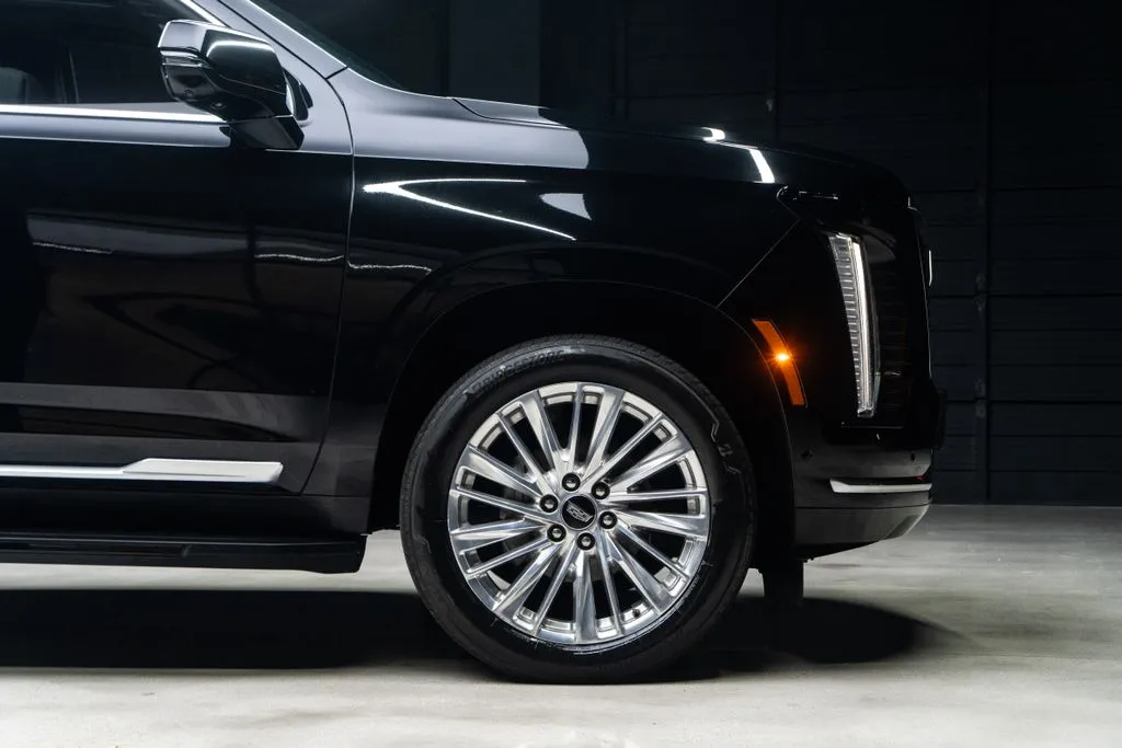 Cadillac Escalade ESV photo 9