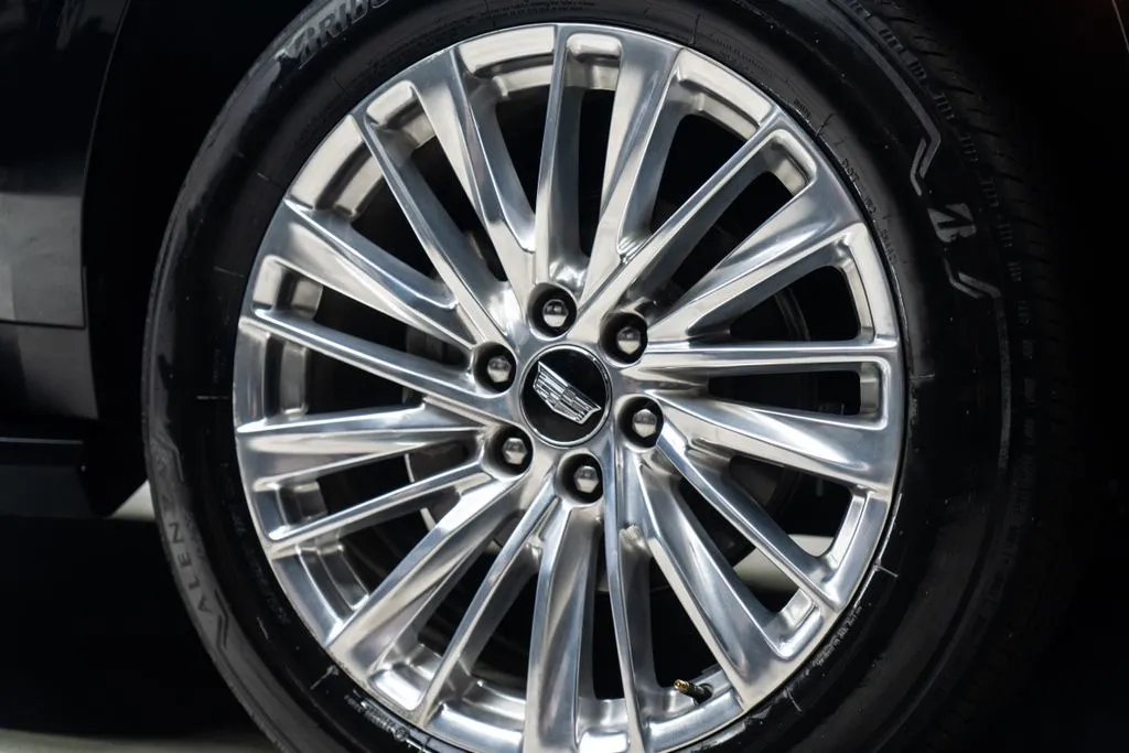 Cadillac Escalade ESV photo 10