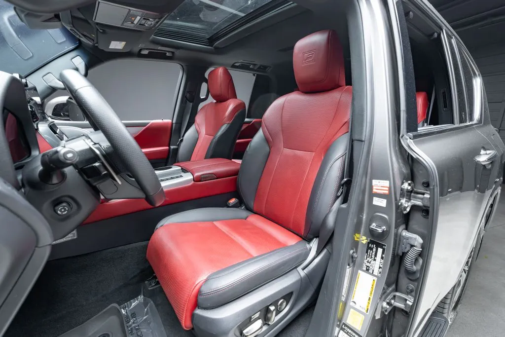 Lexus LX photo 25