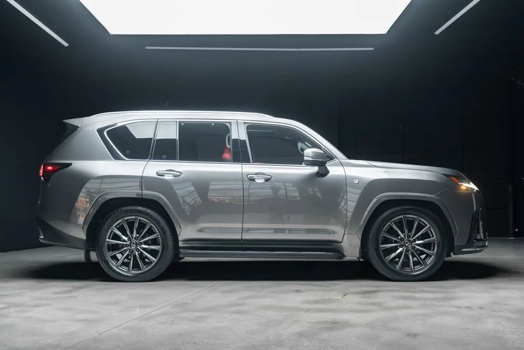 Lexus LX photo 12