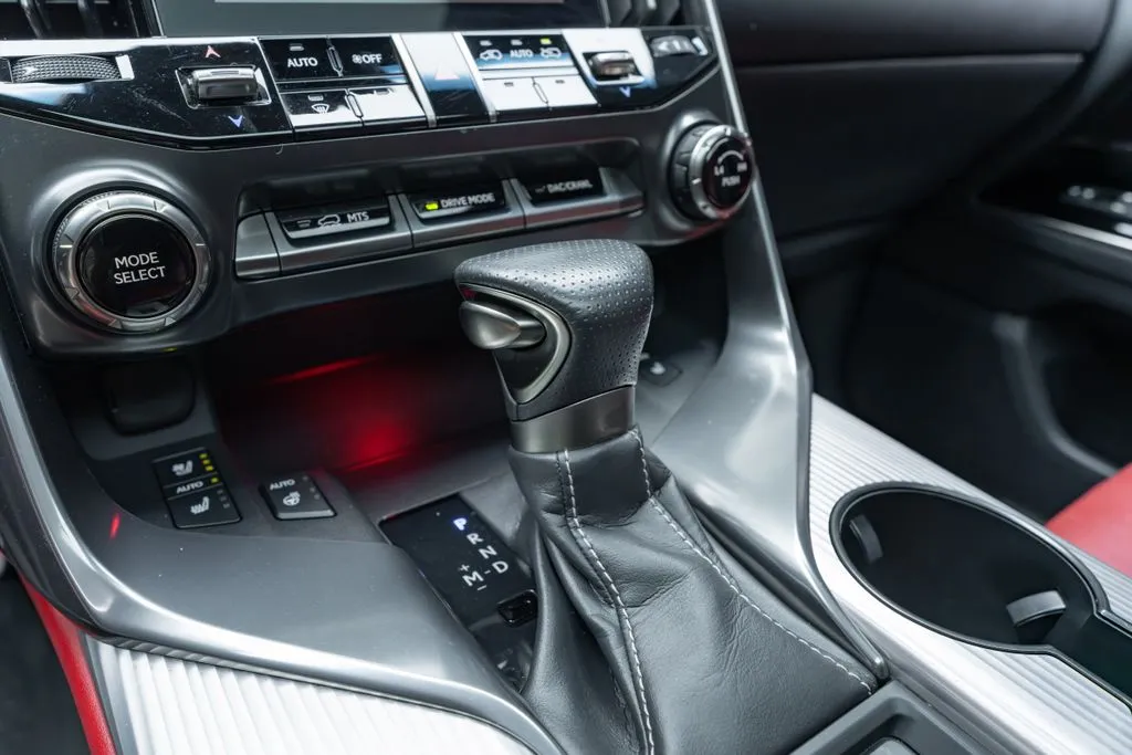 Lexus LX photo 34