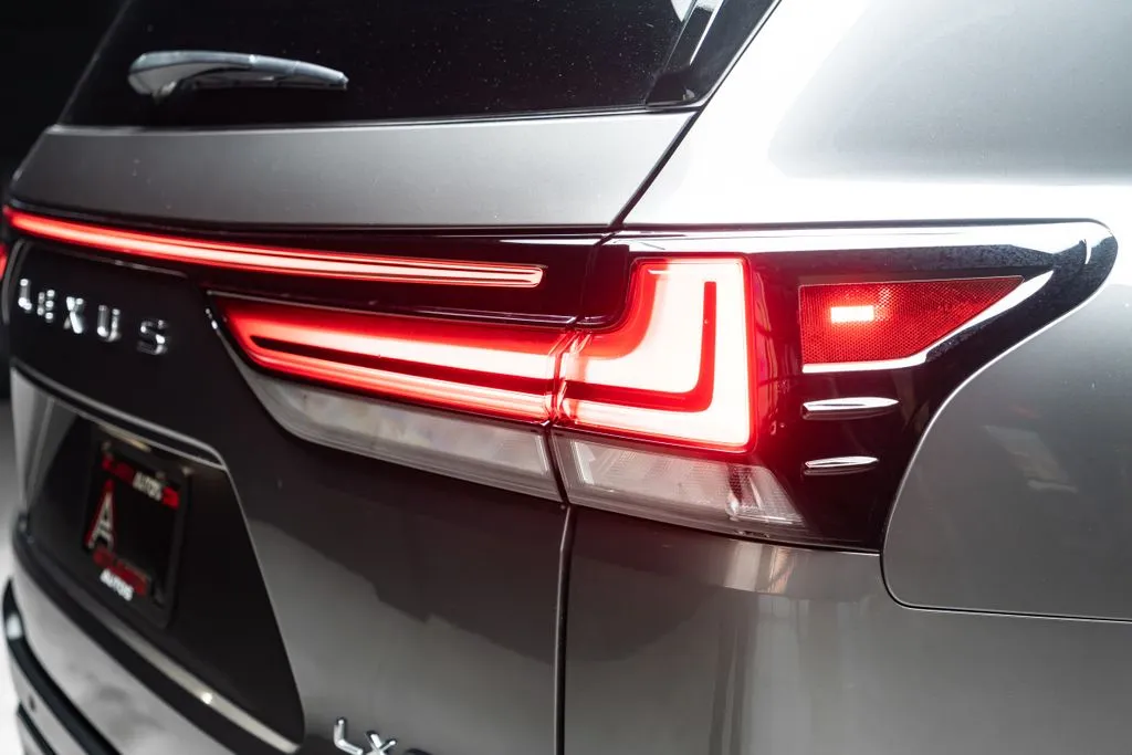 Lexus LX photo 16