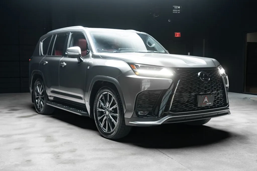 Lexus LX photo 9