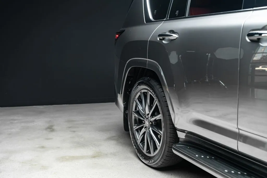 Lexus LX photo 14
