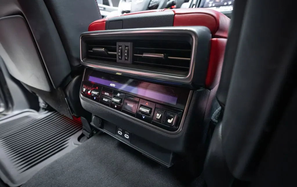 Lexus LX photo 41