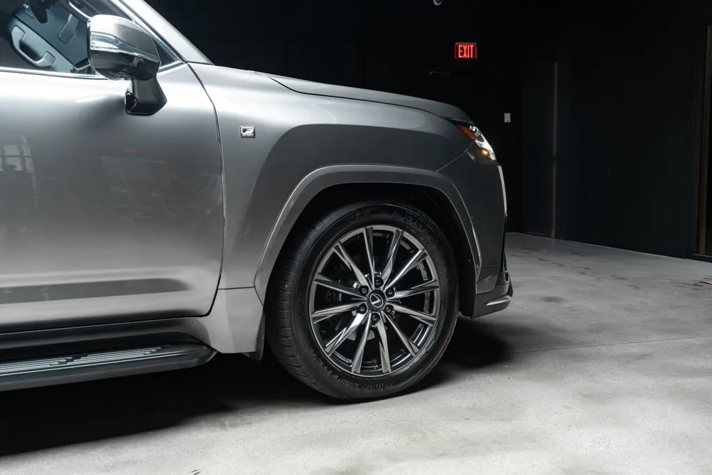 Lexus LX photo 13