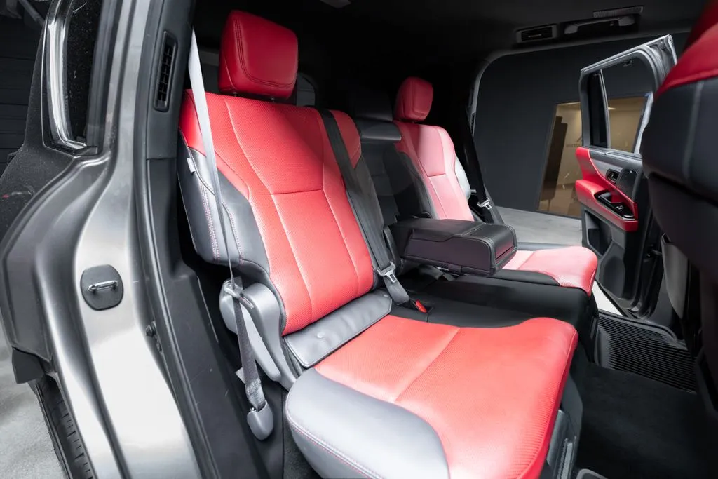 Lexus LX photo 40