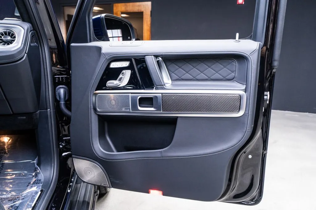Mercedes-Benz G-Class photo 46