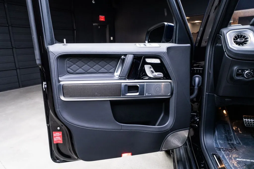 Mercedes-Benz G-Class photo 30