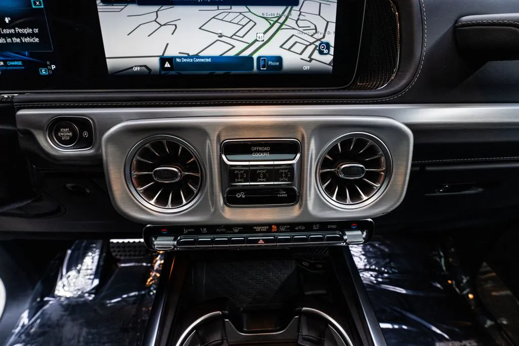 Mercedes-Benz G-Class photo 42