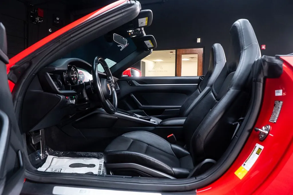 Porsche 911 photo 32