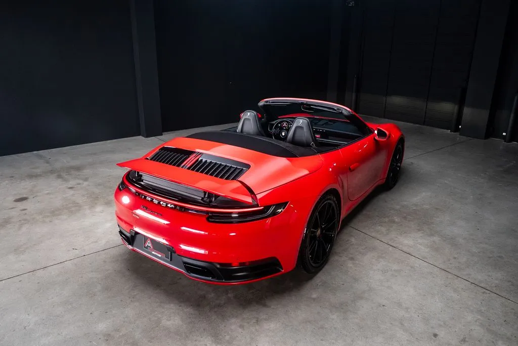 Porsche 911 photo 24
