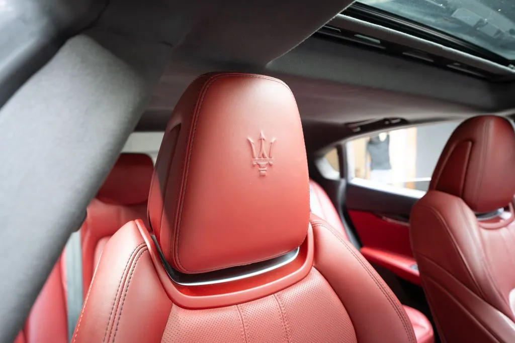 Maserati Quattroporte photo 45