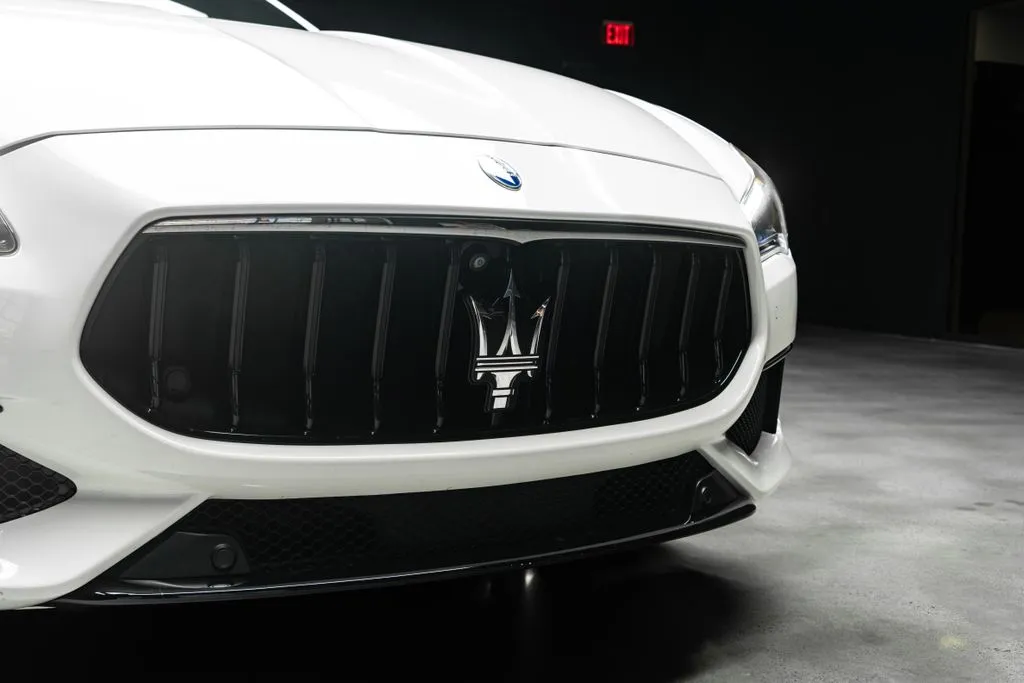 Maserati Quattroporte photo 6