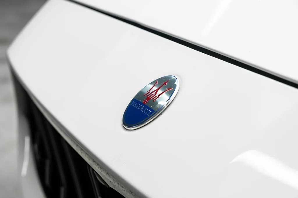 Maserati Quattroporte photo 9