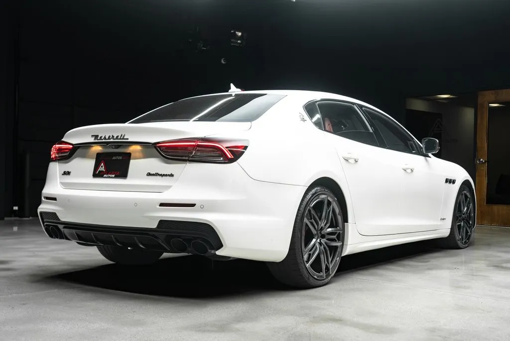 Maserati Quattroporte photo 20