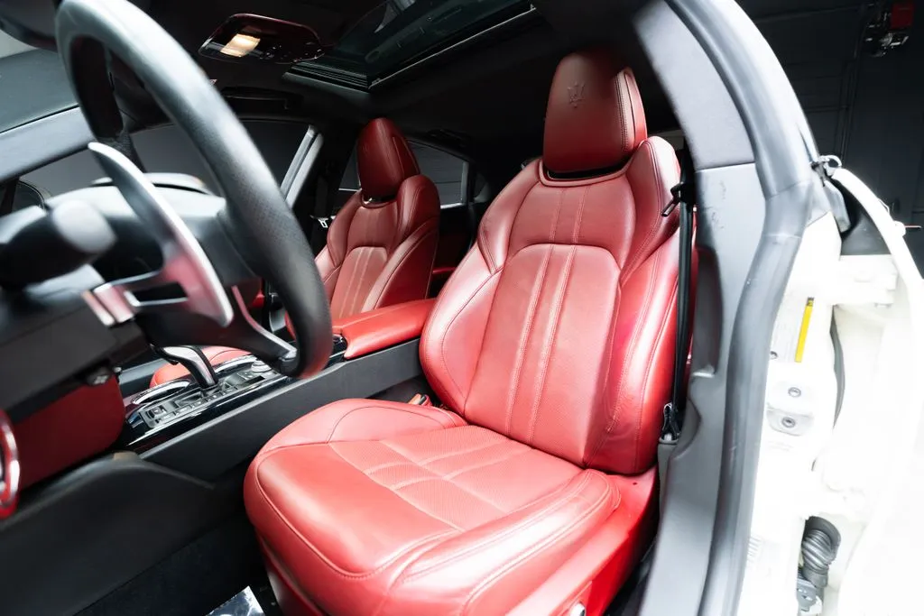 Maserati Quattroporte photo 30