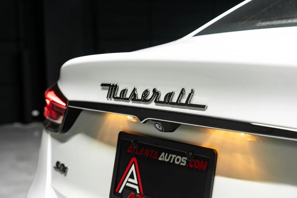 Maserati Quattroporte photo 24