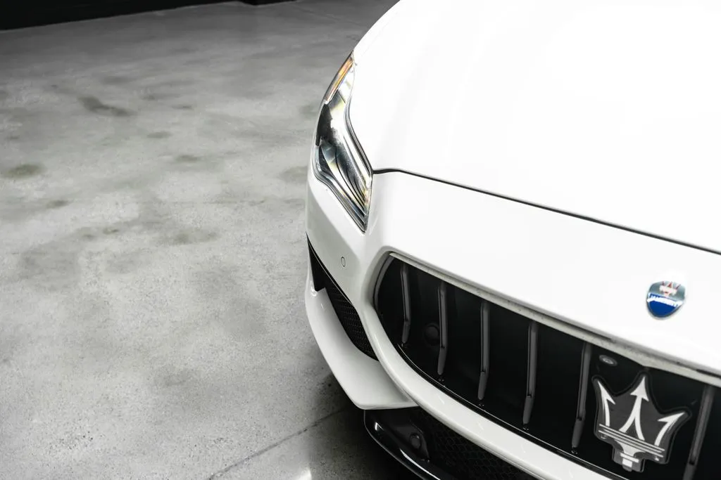 Maserati Quattroporte photo 11