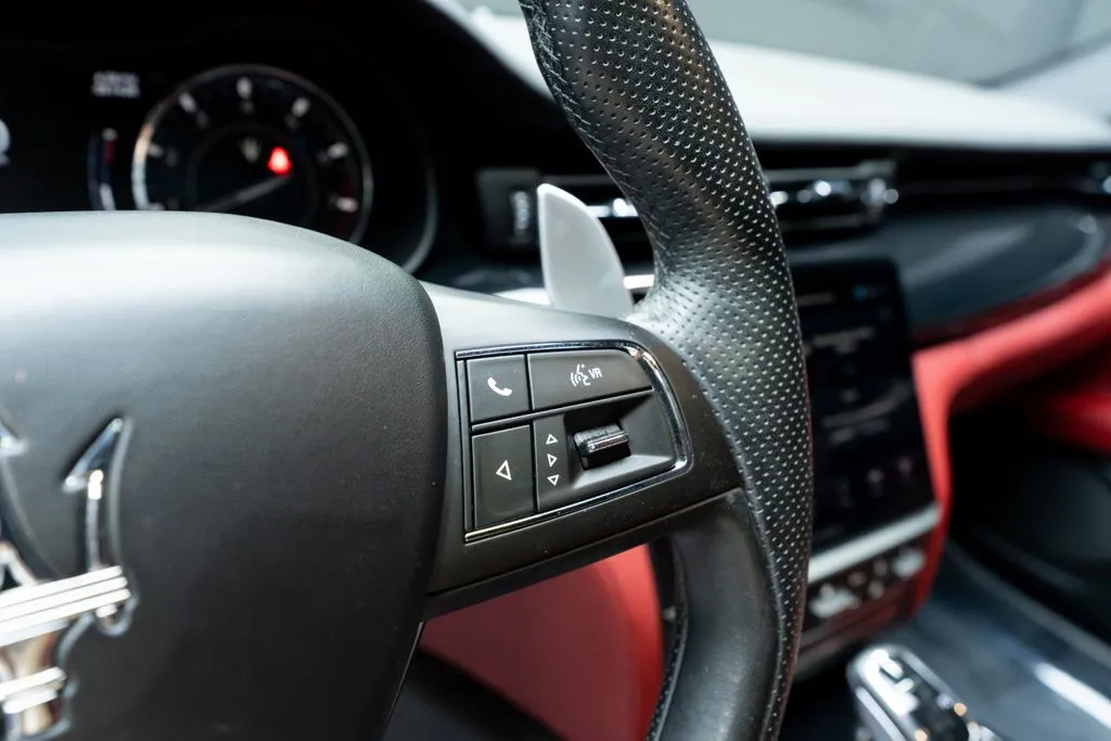 Maserati Quattroporte photo 33