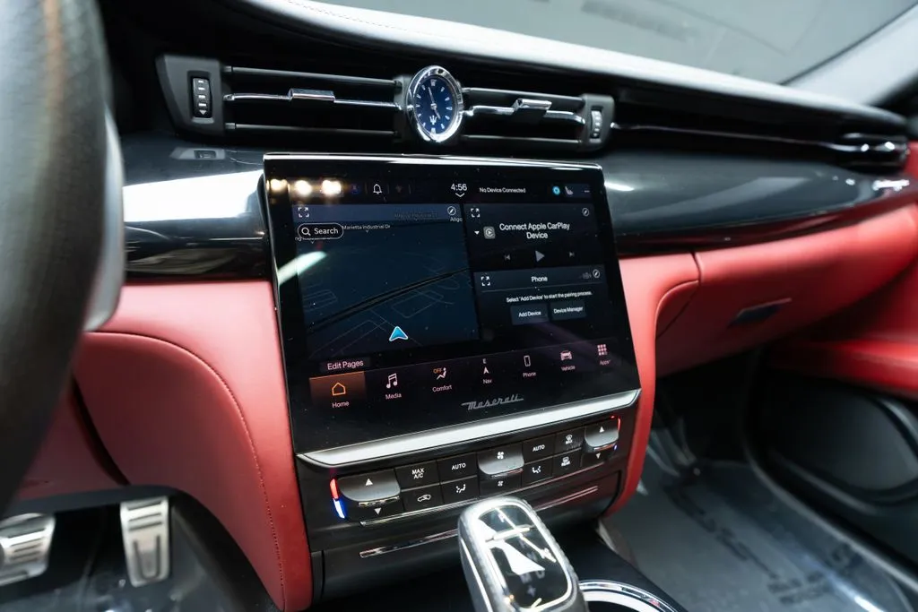 Maserati Quattroporte photo 36