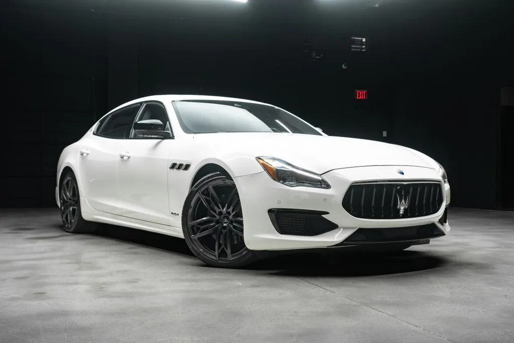 Maserati Quattroporte photo 13