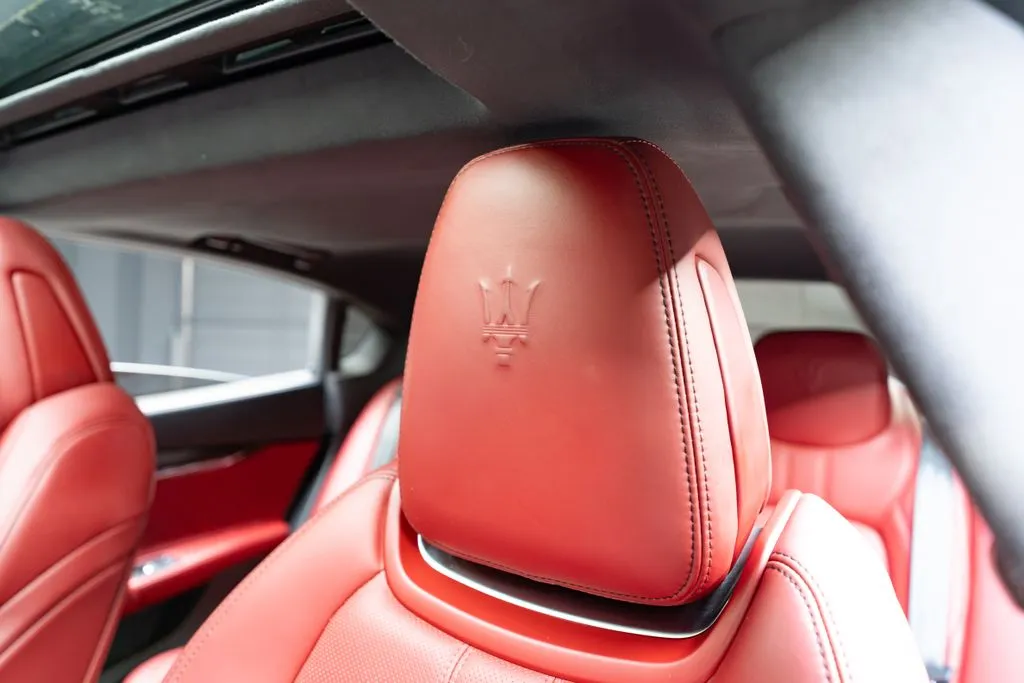 Maserati Quattroporte photo 31