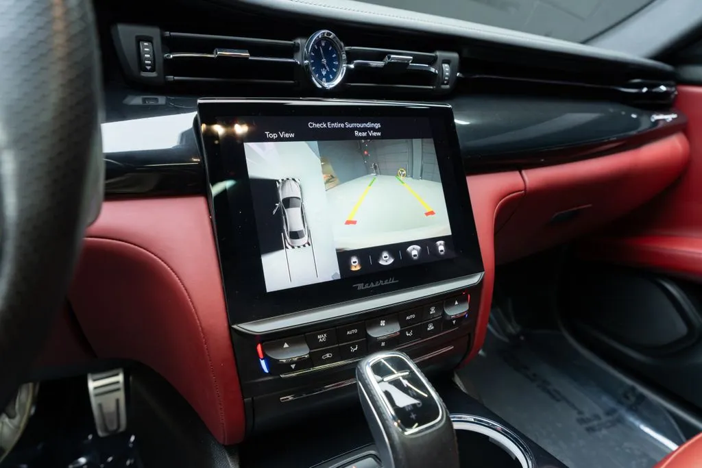 Maserati Quattroporte photo 37