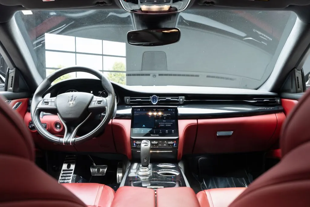 Maserati Quattroporte photo 47