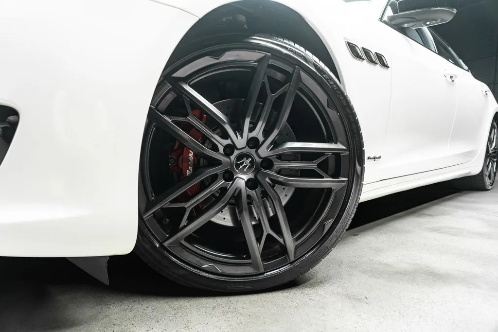 Maserati Quattroporte photo 3