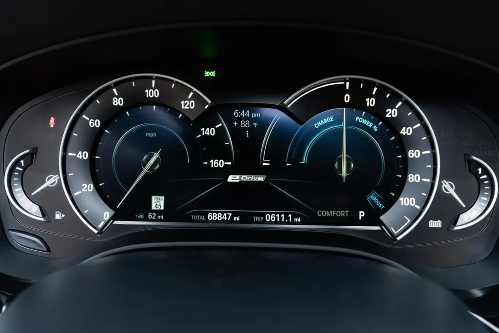 BMW 5 Series photo 38