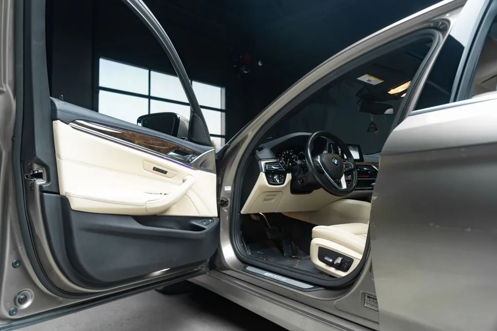BMW 5 Series photo 25