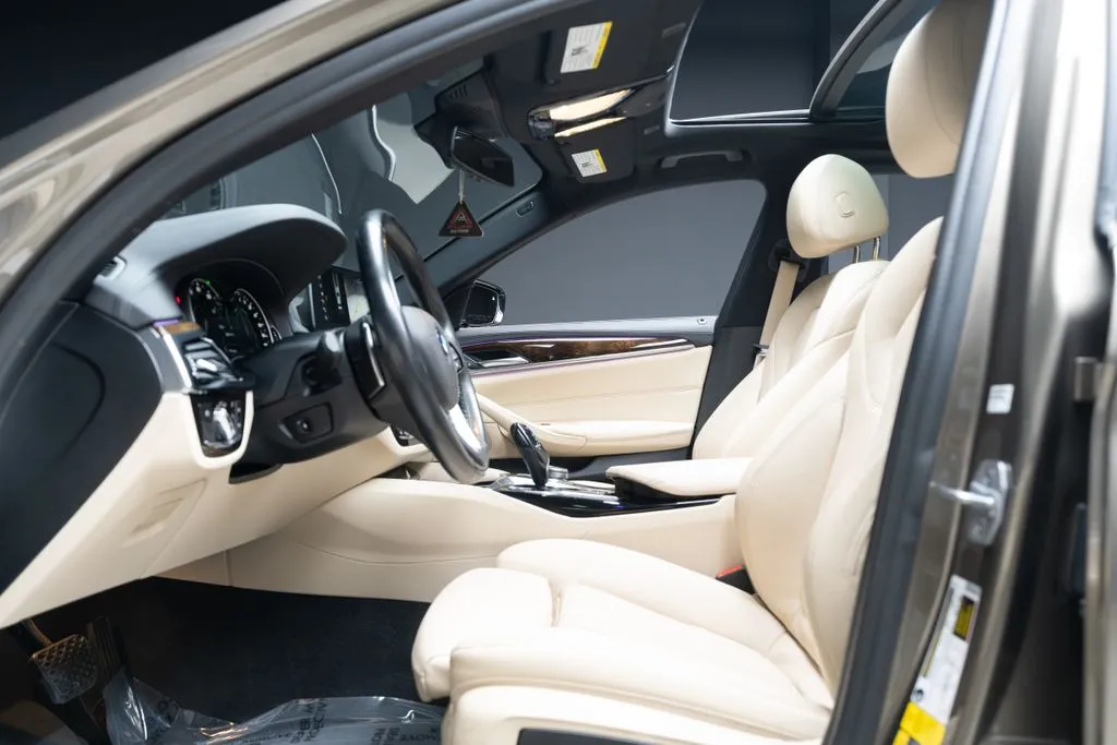 BMW 5 Series photo 28