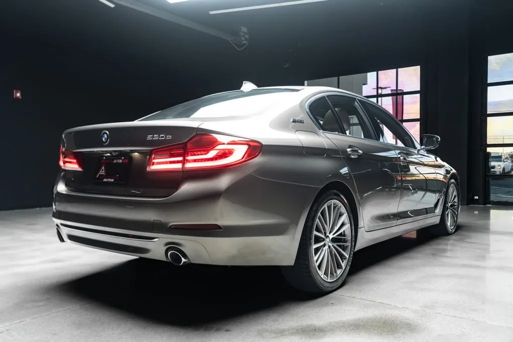 BMW 5 Series photo 14