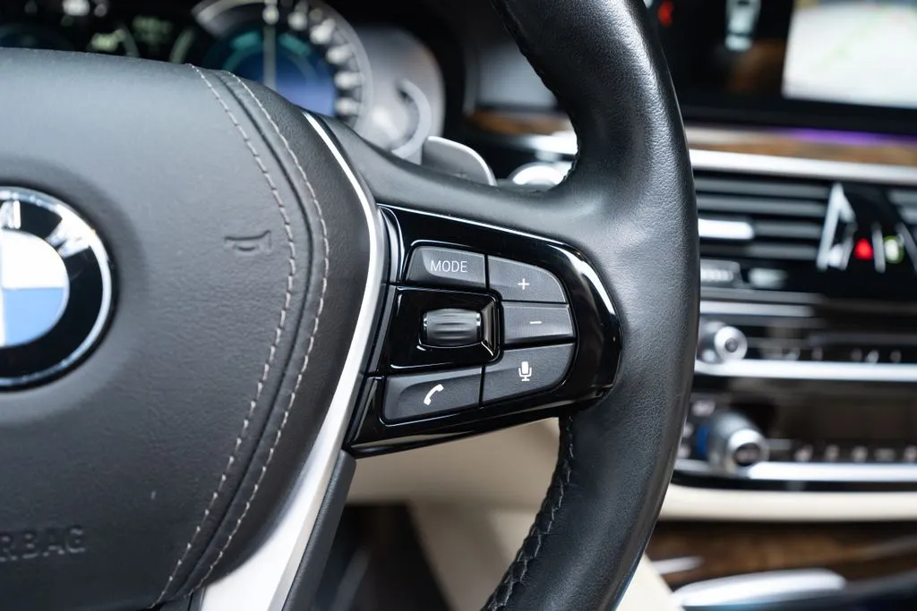 BMW 5 Series photo 35